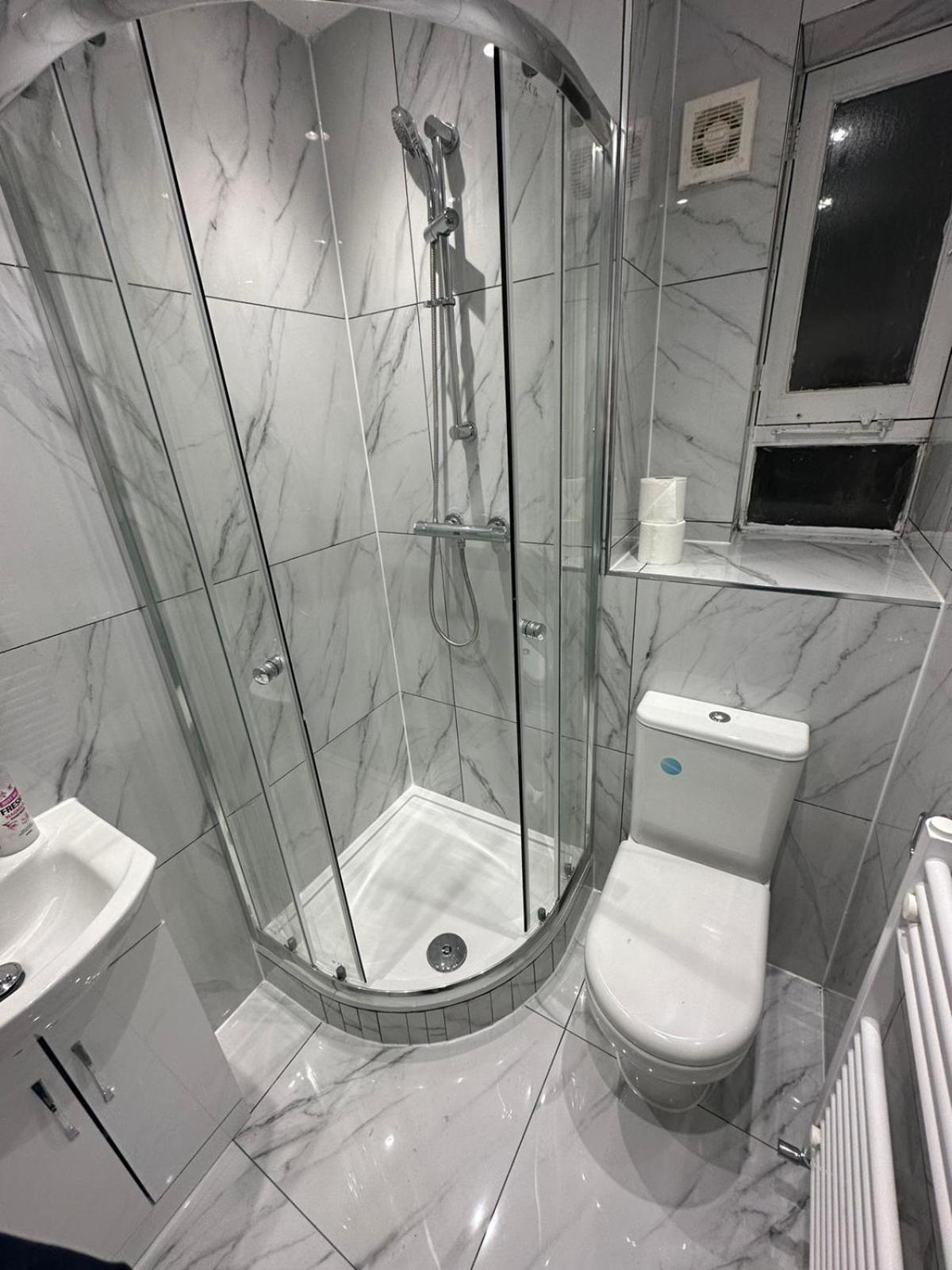 3 Bedroom King Cross Station City Centre Лондон Екстер'єр фото