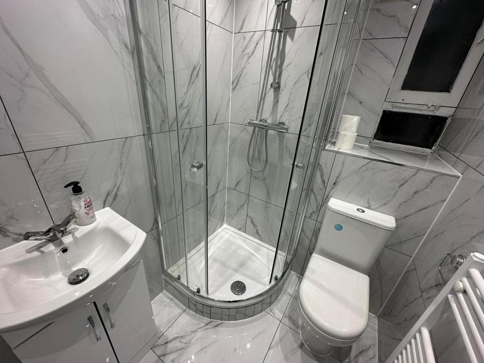 3 Bedroom King Cross Station City Centre Лондон Екстер'єр фото