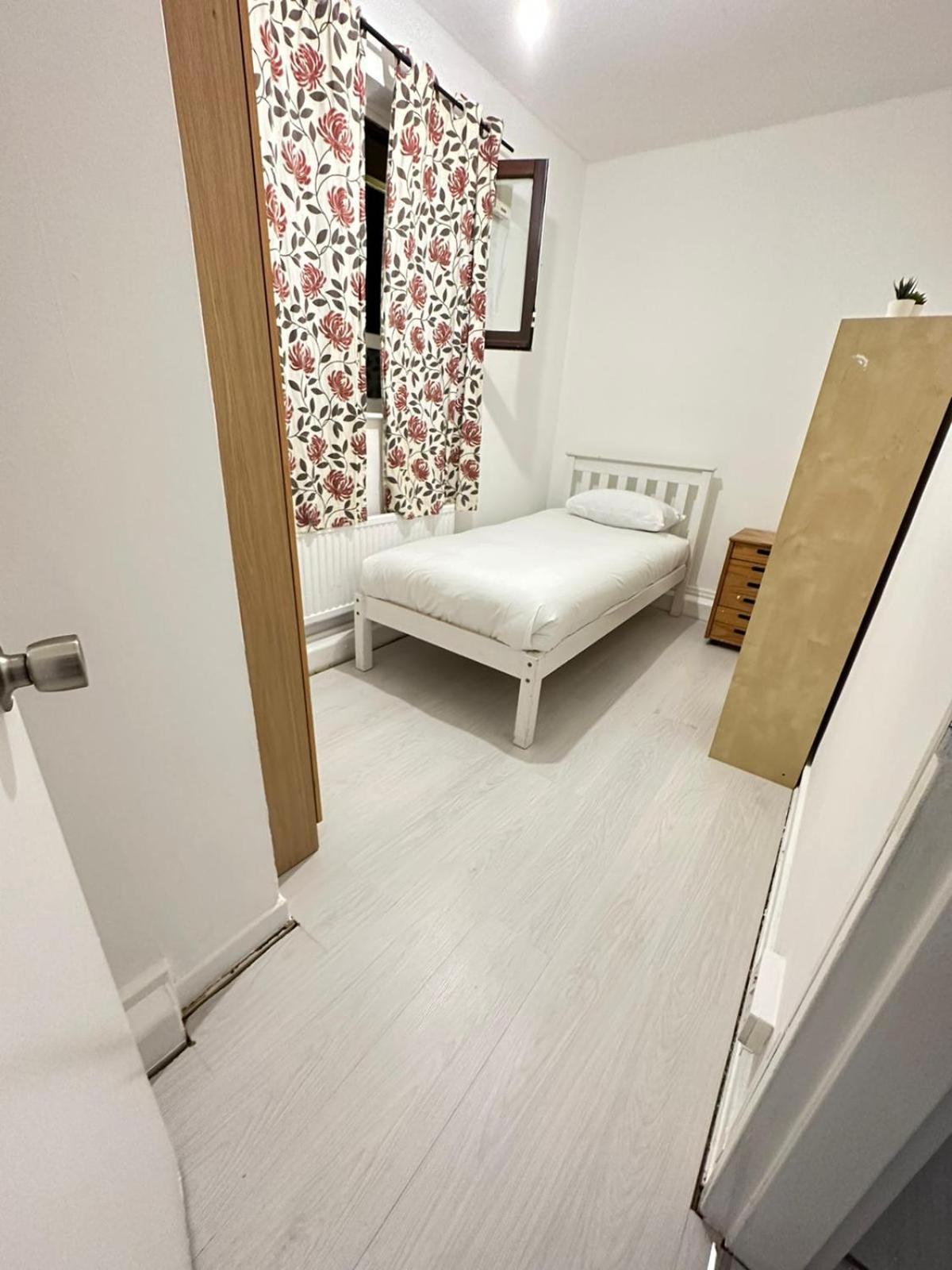 3 Bedroom King Cross Station City Centre Лондон Екстер'єр фото